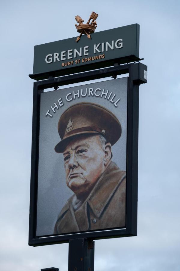 The Churchill By Greene King Inns 伍顿巴西特 外观 照片